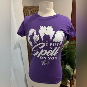 Hocus Pocus Halloween witch Purple 'I Put a Spell on You' Graphic Tee